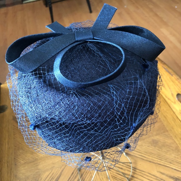 Vintage Accessories - Vintage Navy Blue Hat w Netting
